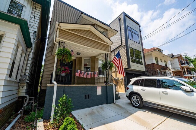 Building Photo - 27 Reservoir Ave