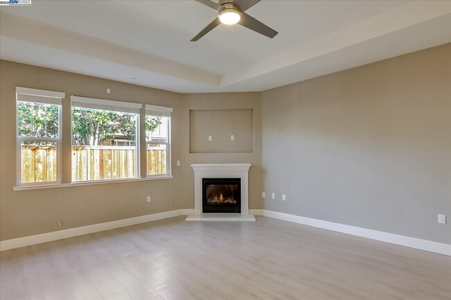Building Photo - 1610 Chestnut Ct