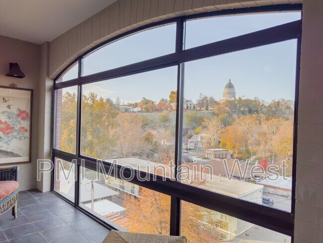 Building Photo - 171 E 3rd Ave