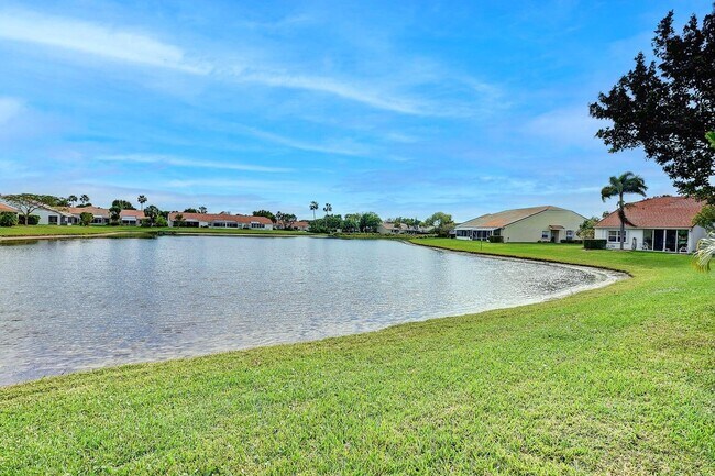 Building Photo - 6114 Heliconia Rd