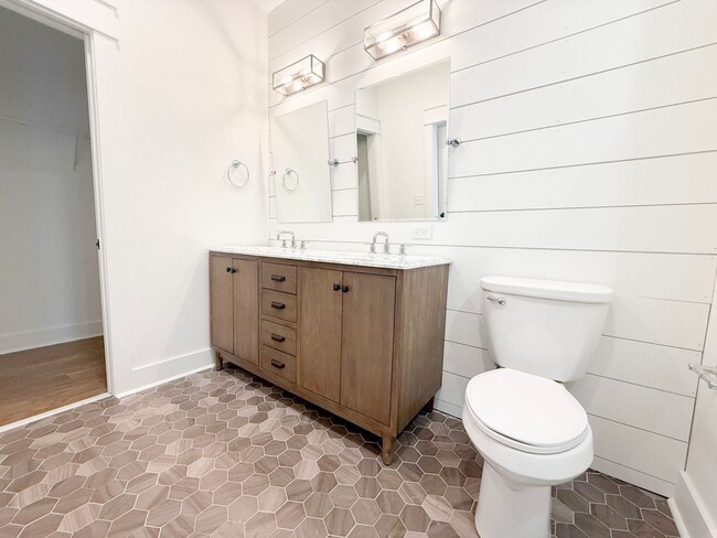 Building Photo - 4-Bedroom HOA Home with Pool Access Near Downtown Cookeville