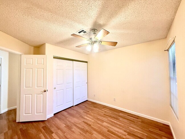 Building Photo - Spacious 4-Bedroom, 2-Bathroom Single-Stor...