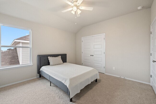Building Photo - 408 Black Opal Dr