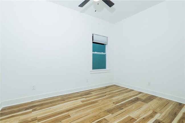 Building Photo - 3040 Valley Cir