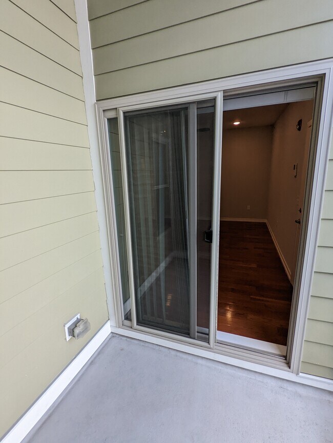 Building Photo - 411 N 41st St