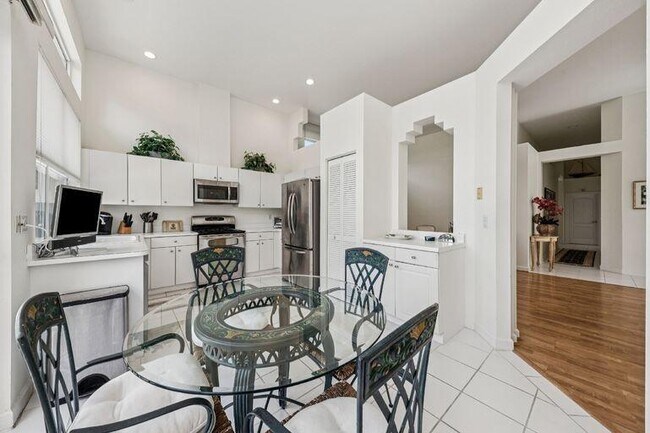 Building Photo - 119 Coral Cay Dr