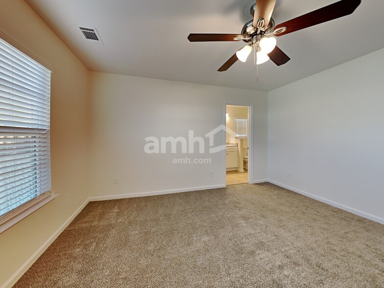 Building Photo - 163 Willow Point Cir