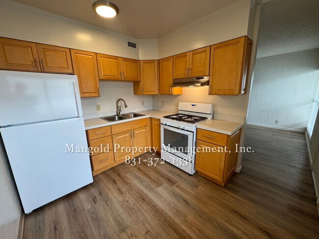 Building Photo - 500 Glenwood Cir