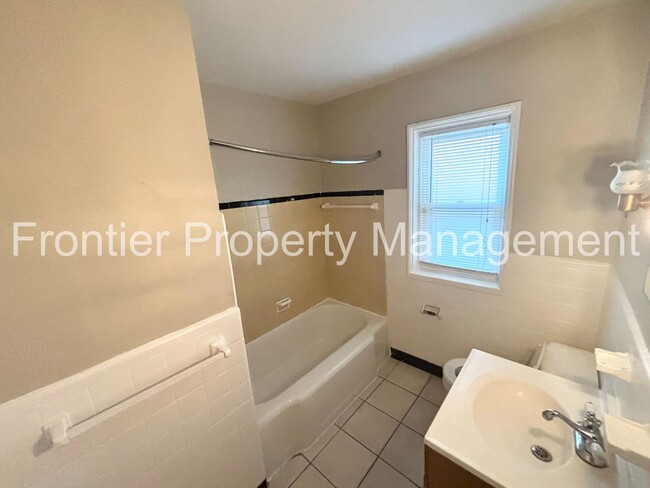 Building Photo - Available Now! Spacious Two Bedroom Home w...