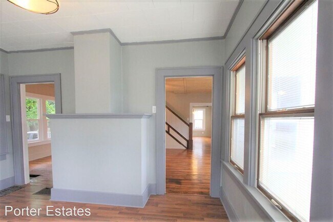 Building Photo - 3 br, 1 bath House - 615 N. First St.