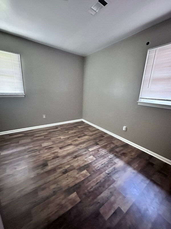 Building Photo - 3066 Tyler Rd