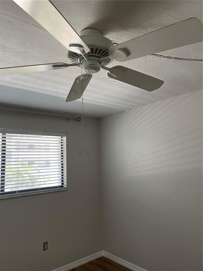 Building Photo - 2121 Collier Ave