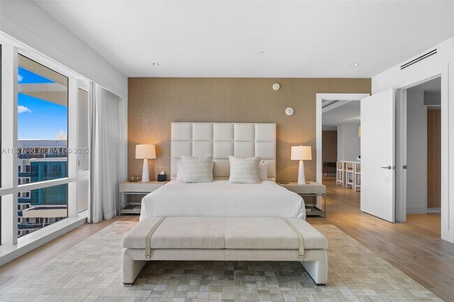 Building Photo - 102 24th St