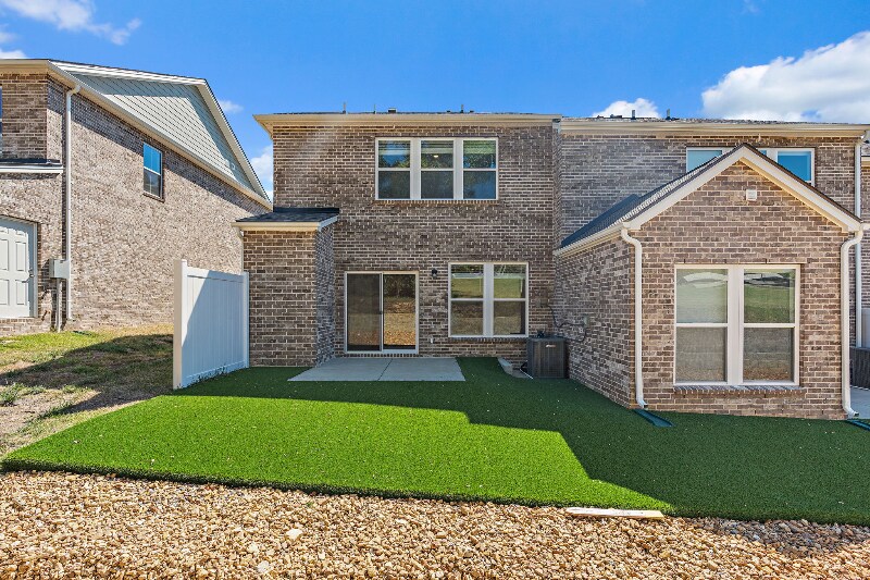 Building Photo - 7136 Mapleside Ln