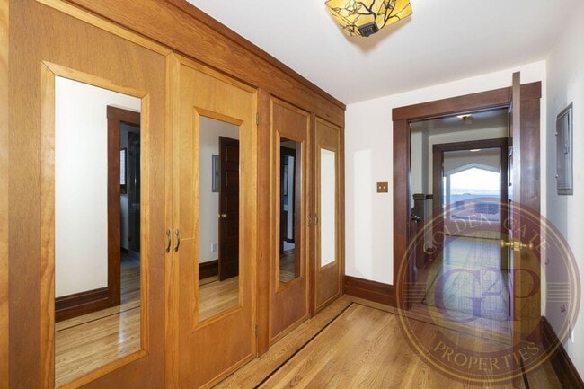 Building Photo - Potrero Hill - 3 BR, 2.5 BA House 1,388 Sq. Ft. - 3D Virtual Tour, Large Private Yard