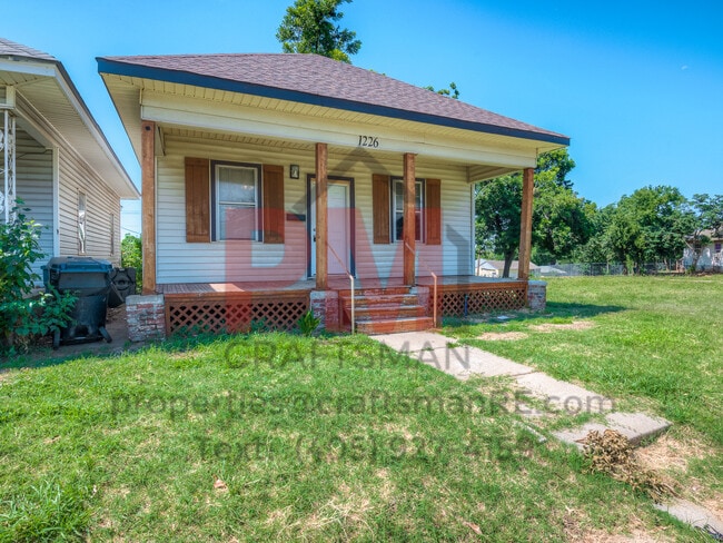 Building Photo - 1226 NW 8th St