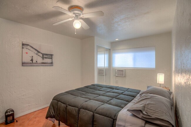 Building Photo - Spacious 4BR in Tucson