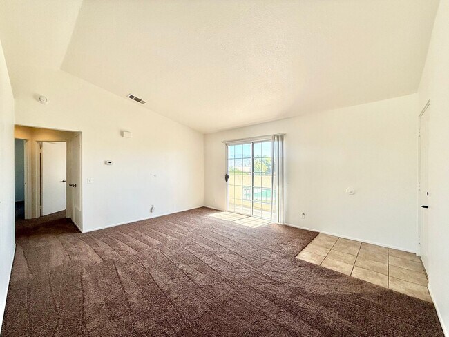 Building Photo - AVAILABLE NOW !! 2 Bedroom 2 Bathroom Apartment in Bermuda Dunes! MOVE IN SPECIAL! HALF OFF ONE M...