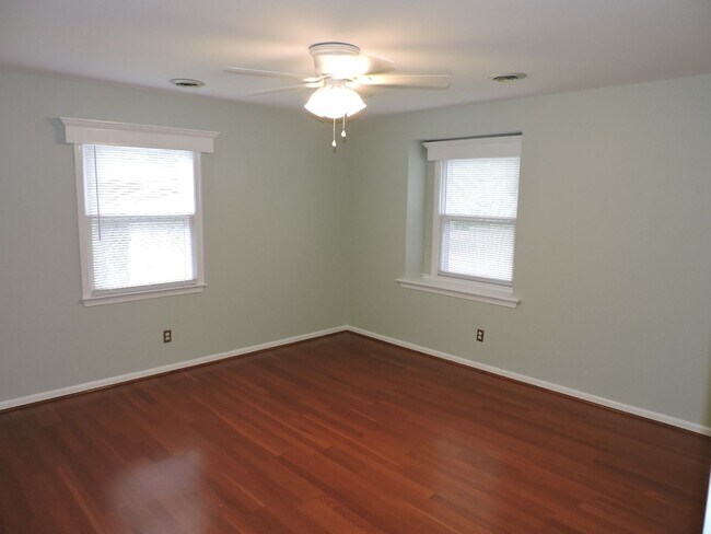 Building Photo - Email Linda@vacosold.com  or Call Office 804-642-2106