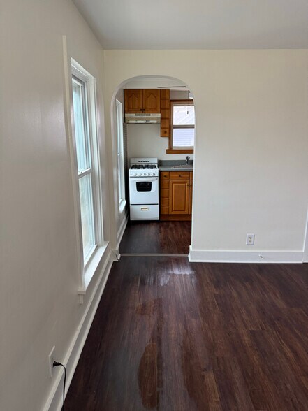 Building Photo - 426 E Benton St