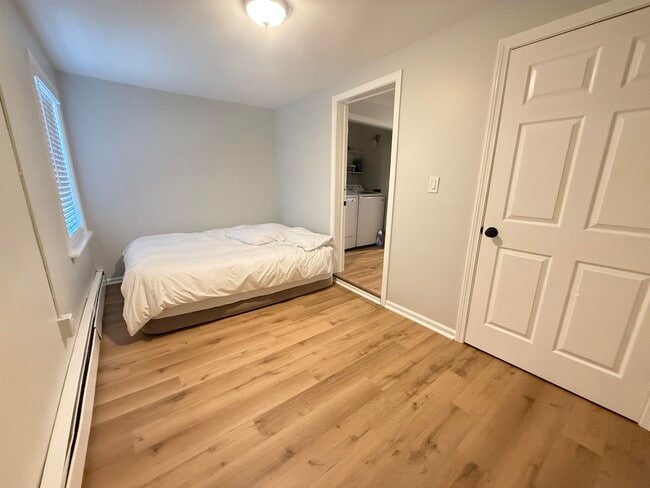 Building Photo - 57 Forest St