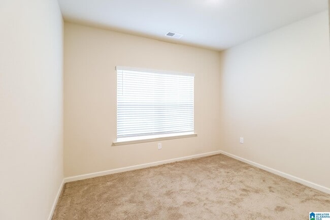 Building Photo - 540 Clover Cir