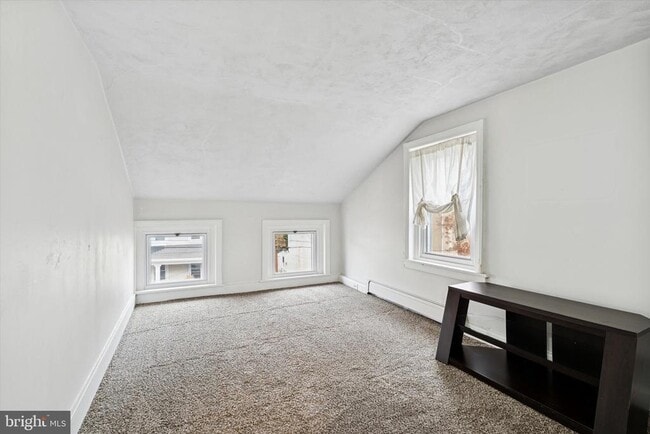 Building Photo - 138 Hall St