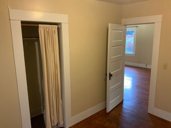 Building Photo - 3056-04 - MSF Properties