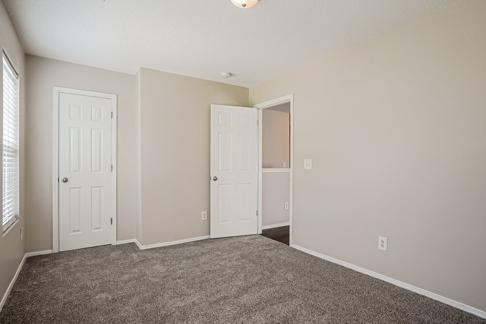 Building Photo - 3052 Van Dorn Rd