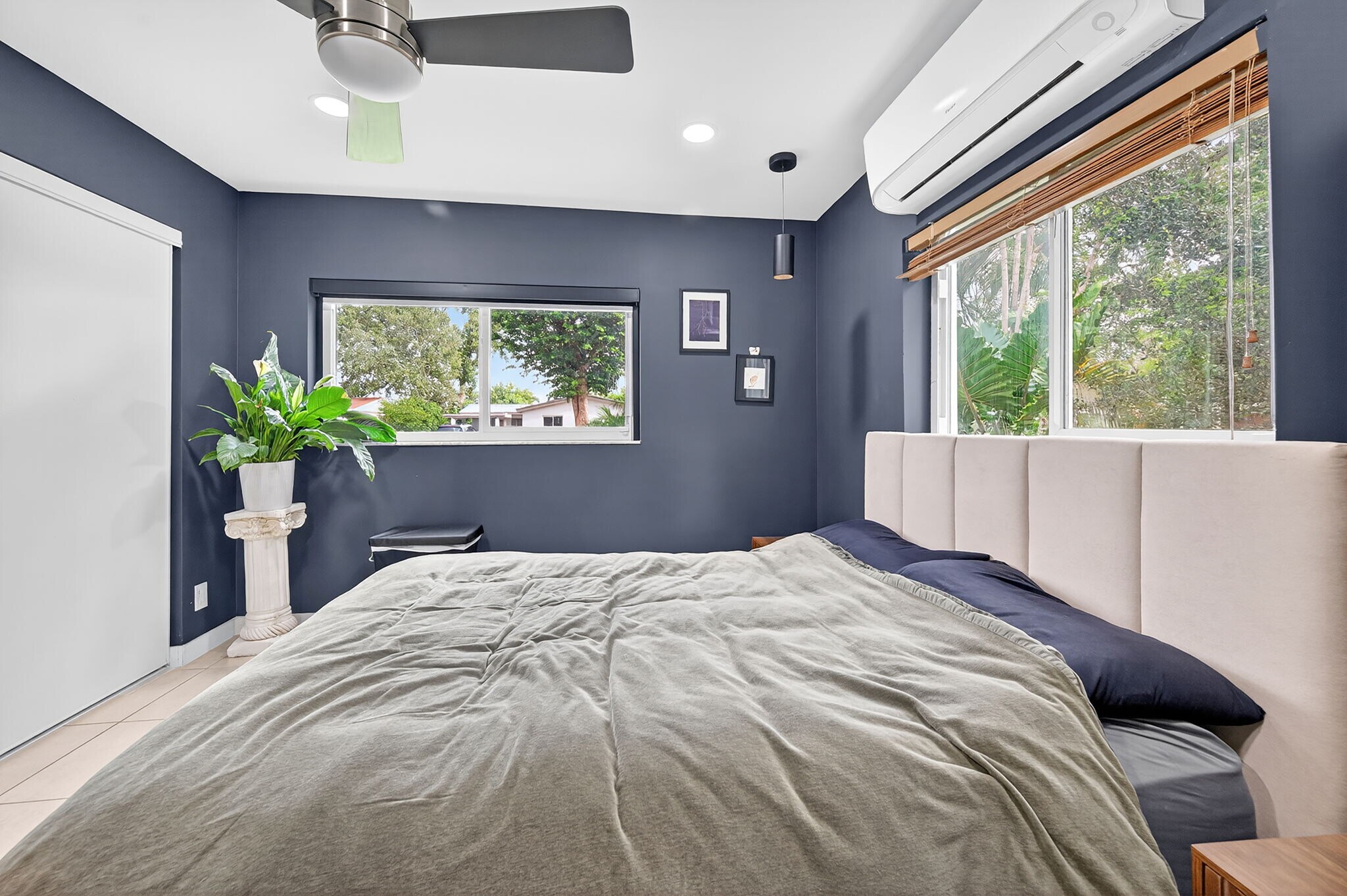 Building Photo - 6640 Douglas St