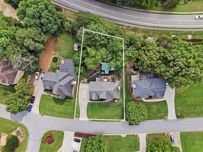 Building Photo - 2785 Shoemaker Ln