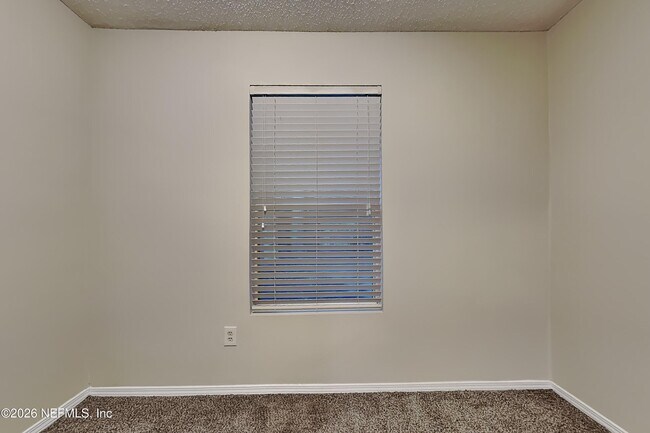 Building Photo - 11332 Island Shore Dr W