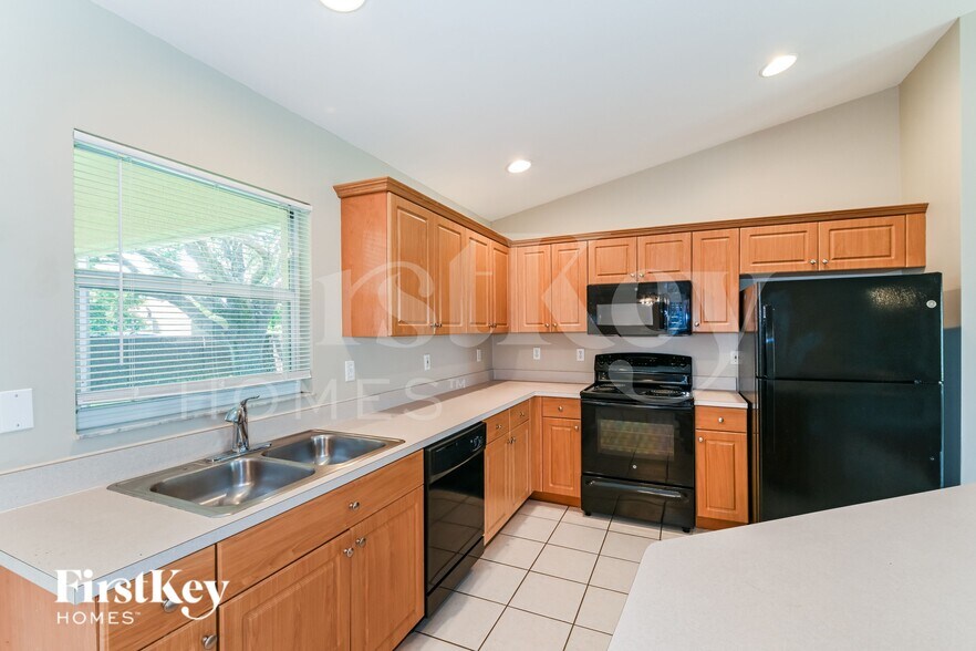 Building Photo - 1116 SW 47th St