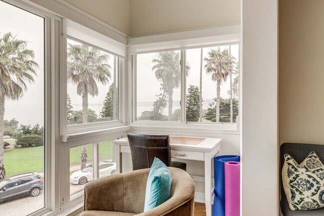 Building Photo - 1039 Coast Blvd