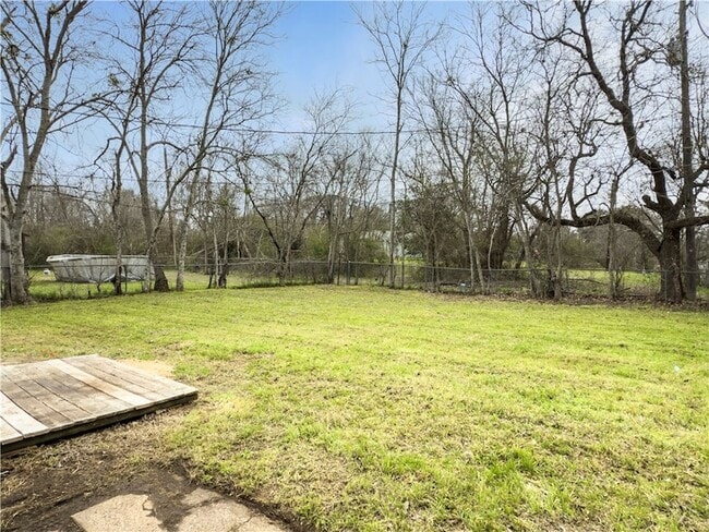 Building Photo - 507 Dogwood St