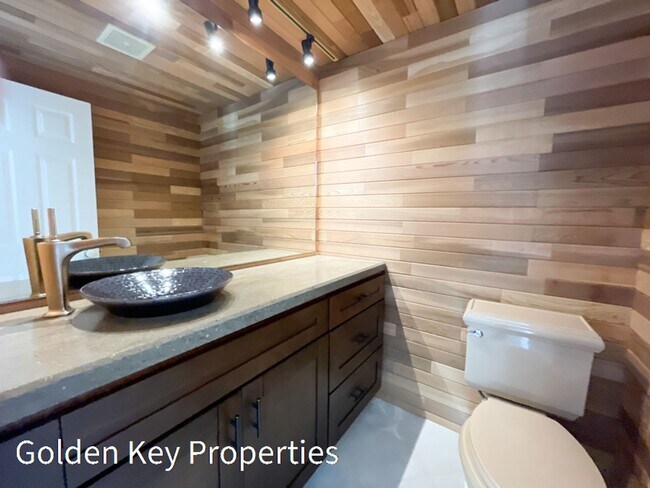 Building Photo - Waterfront Condo on the Buena Vista Lagoon - 5 mins from Carlsbad Village!