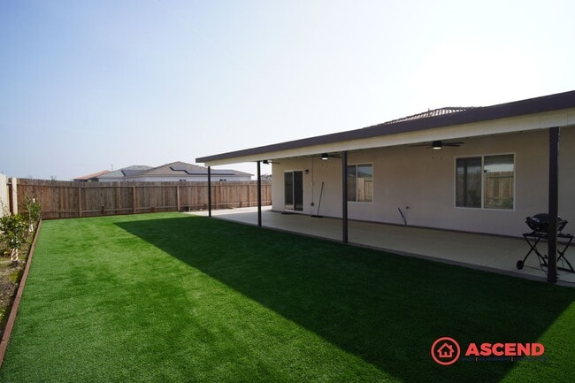 Building Photo - Brand New 3 Bedroom Home!