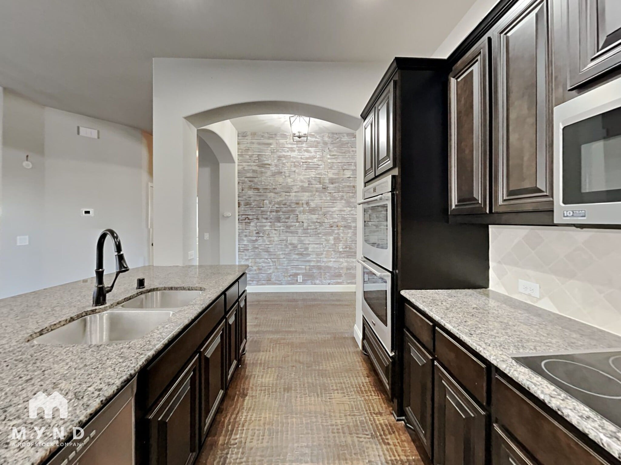 Building Photo - 4424 Oak Bluff Dr