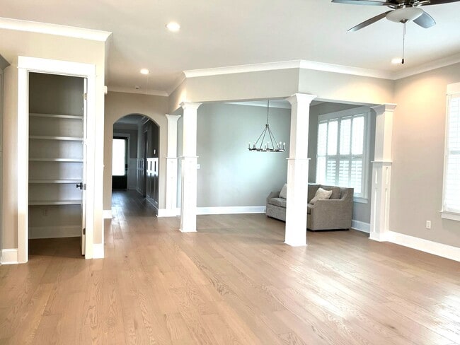 Building Photo - 311 Clift Home Pl Dr