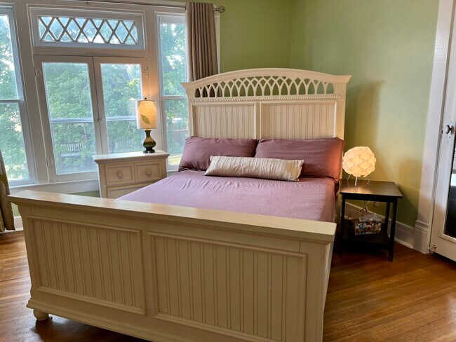 Furnished Bedroom 1 View 1 - 952 Tecumseh St