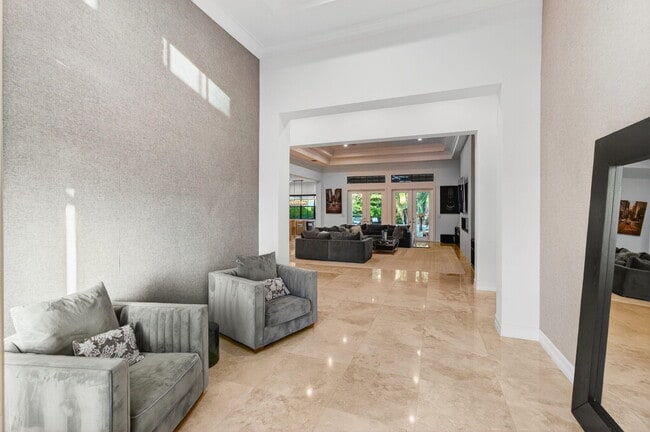 Building Photo - 17662 Cadena Dr