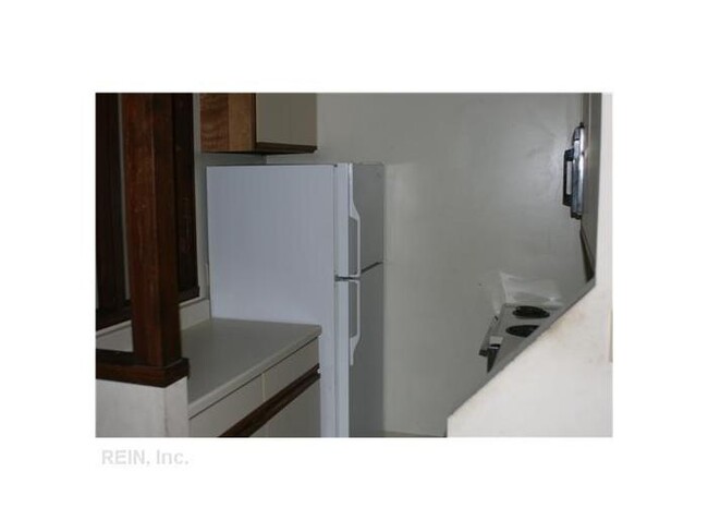 Building Photo - 1BR/BA Condo in Hampton Club!!