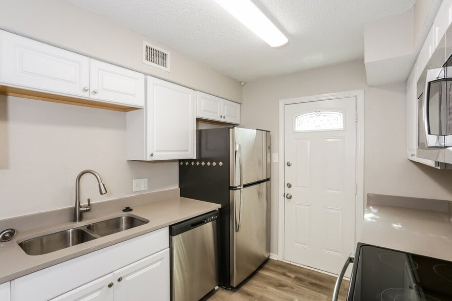 Building Photo - 132 Callender Dr