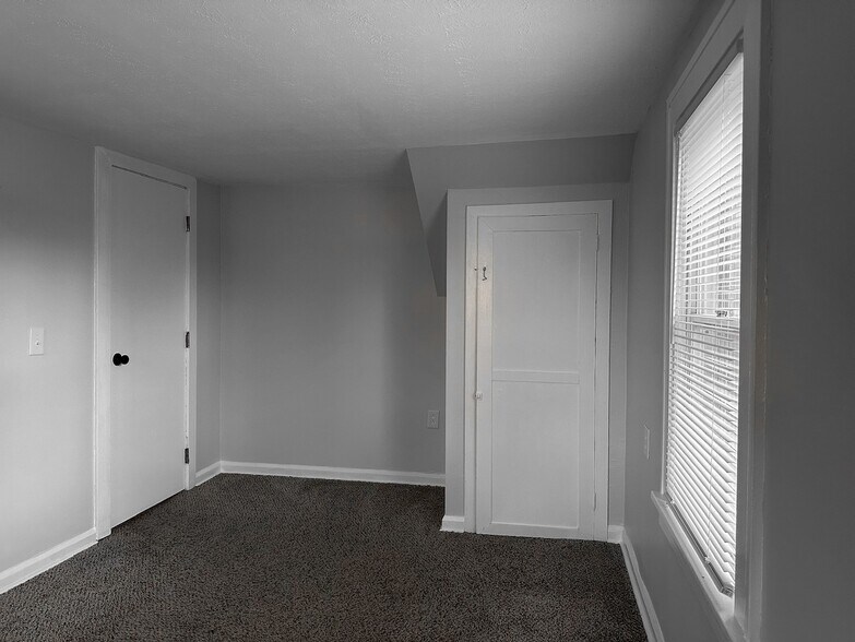 Building Photo - 222 W Union St