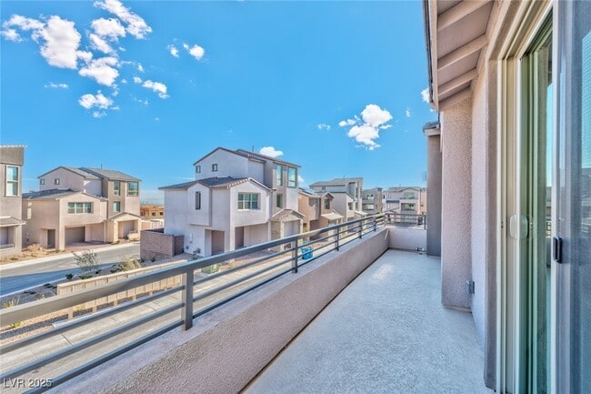 Building Photo - 661 Angel Aura St