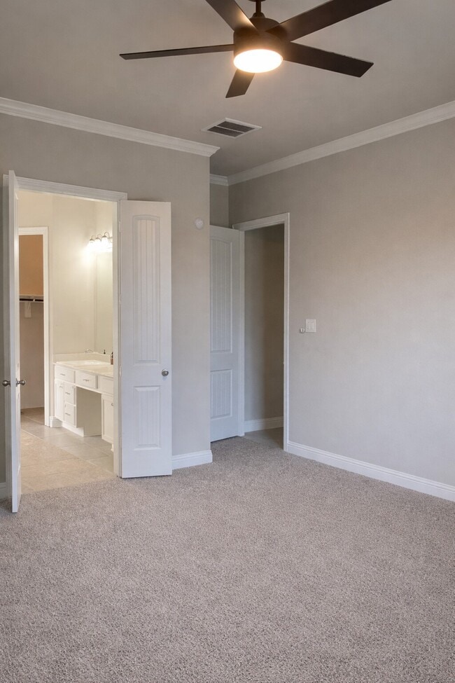 Building Photo - 10442 Eastern Bluestar Dr