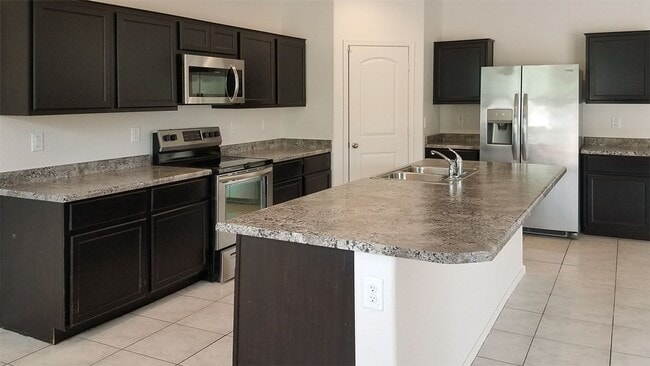 Building Photo - Four Bedroom home for rent in Magma Ranch for under $2K (Open House Saturday June 6 10 am to 12 pm)