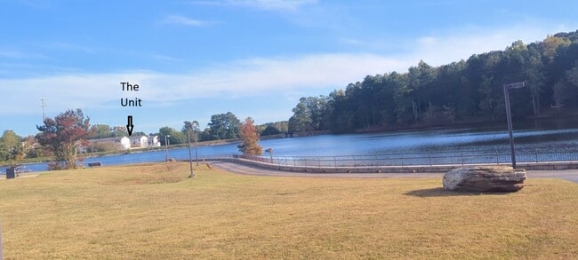 Building Photo - 7 Peeples Dr