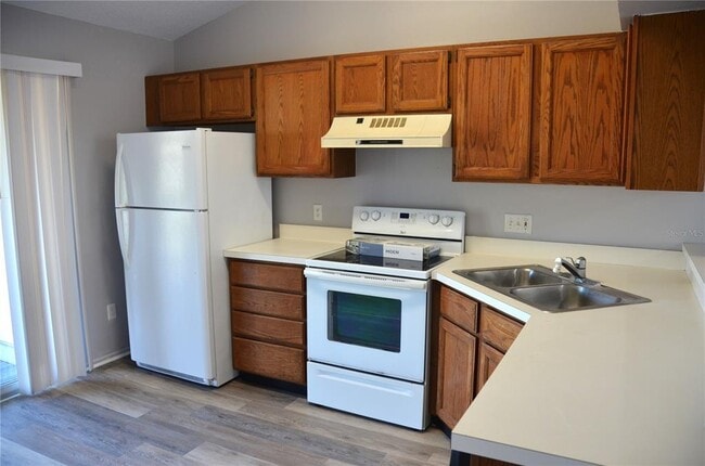 Building Photo - 140 Reserve Cir