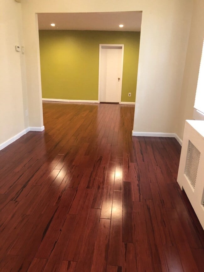 Building Photo - 209 Magnolia Ter